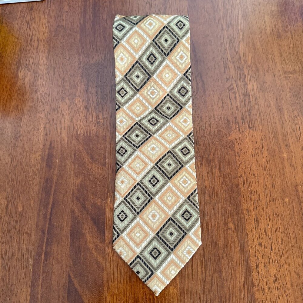 Giorgio Brutini Hand Made Necktie Classic Diamond Pattern Neutral Suit Tie